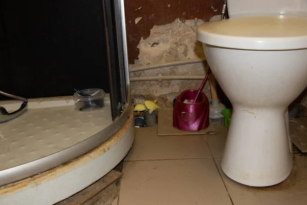 Viejo Baño Sucio Aseo Sin Reparación Apartamento Baño Aseo Sin —  Fotos de Stock