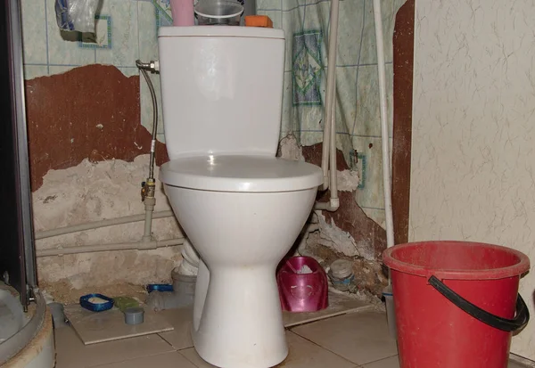 Viejo Baño Sucio Aseo Sin Reparación Apartamento Baño Aseo Sin — Foto de Stock