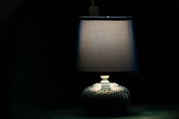 Nachtkastje Lamp Opgenomen Schijnt Het Donker Retro Stijl Lamp — Stockfoto