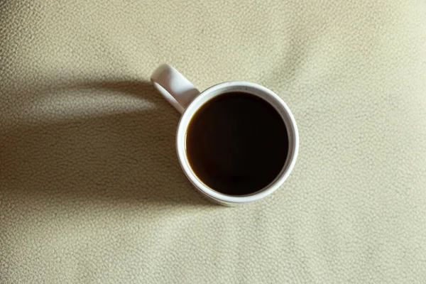 Una Tazza Caffè Colazione Sfondo Chiaro Una Tazza Caffè Sul — Foto Stock