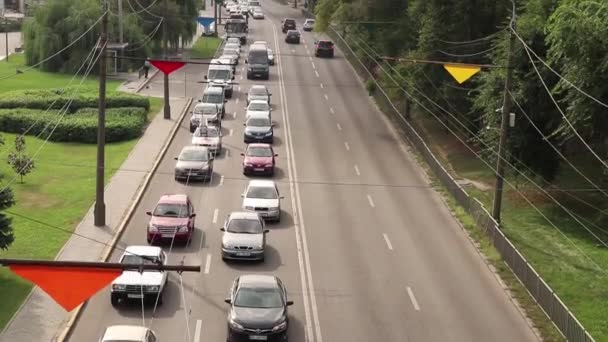 Ucrânia Dnipro 2021 Manhã Dirijo Carro Longo Rua Central Cidade — Vídeo de Stock
