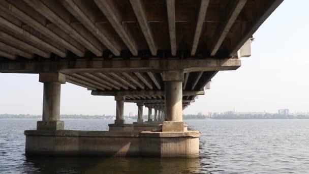 Colonne Del Ponte Sul Fiume Dnieper Vista Sotto Ponte Sul — Video Stock