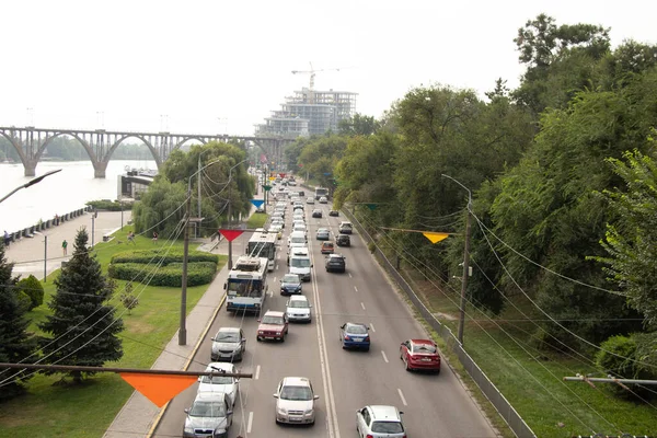 Ukrajna Dnipro 2021 Reggel Vezetek Egy Autó Mentén Központi Utcán — Stock Fotó