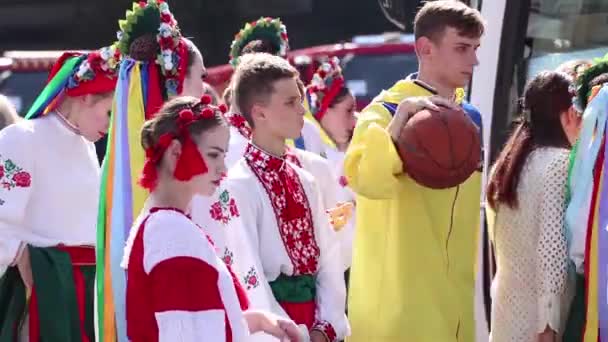 Oekraïne Dnipro 2021 Meisjes Oekraïense Folk Geborduurde Shirts Backstage Voor — Stockvideo