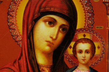 Ukrayna Dnipro 22.08.2021 - Meryem Ana ve İsa 'nın ikonu, dua kitabının makro fotoğrafı, Hristiyan ikonu, kilise dini, ikon