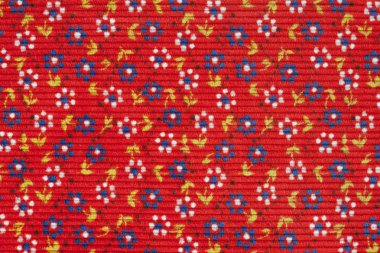 çiçek desenli kumaş üzerine