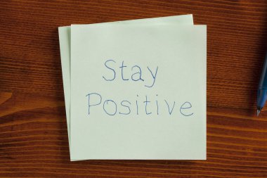 Bir notta yazılı olumlu