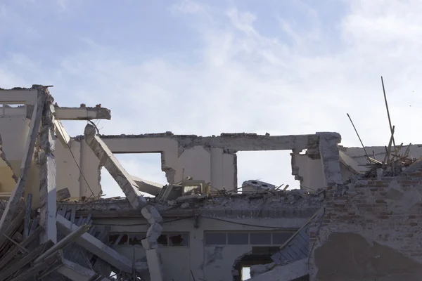 Destroyed building — Stock Photo, Image