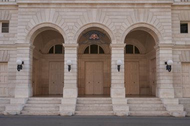 Front view of the Teatro Curci with its elegant neoclassical arches and columns, a landmark of Italian art and culture