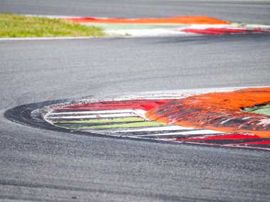 Kasıtlı olarak bulanık devre kaldırıma ayrıntı, renkli, motor sporları kavramı,.