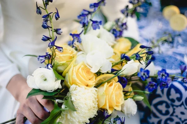 Bride Holds Beautiful Vibrant Wedding Bouquet Yellow White Roses Navy — Stock Photo, Image