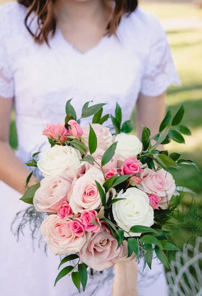 Bride Holds Beautiful Vibrant Wedding Bouquet Pink White Roses — Stock Photo, Image