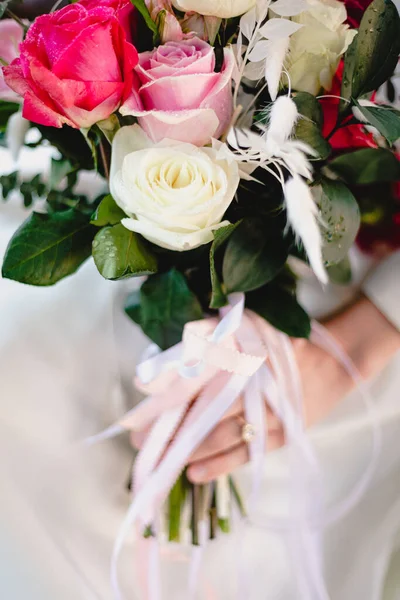 Bride Holds Beautiful Vibrant Wedding Bouquet White Pink Roses — Stock Photo, Image