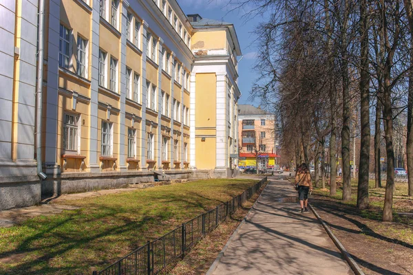 Byggnaden i Ivanovo delstatsuniversitet — Stockfoto