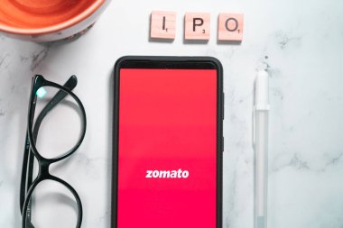 Hindistan Gıda Teknolojisi 'nin Zomato girişimi. En iyi restoranlardan yiyecek teslimatı. Genişleme yatırımları ve zenginlik inşası için yaklaşan halka arzını gösteriyor.