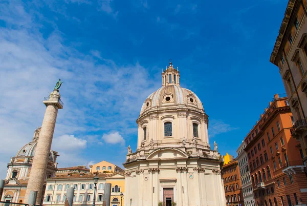 View on the Trojan Column and church, Rome. — Stock Photo, Image