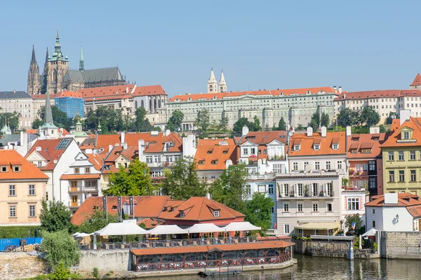 Zamek Praski na rano. — Zdjęcie stockowe