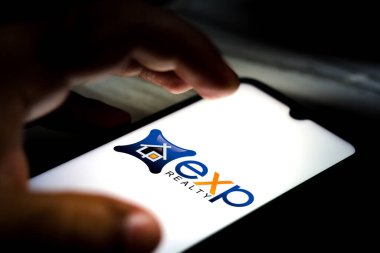 2 Kasım 2020, Brezilya. Bu resimde eXp Realty International Corporation logosu akıllı telefondan gösteriliyor.