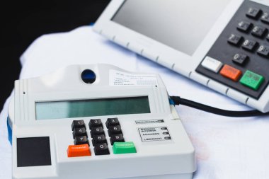 16 Kasım 2020, Brezilya. Bu resimde Brezilya seçimlerinde kullanılan biyometrik sistem