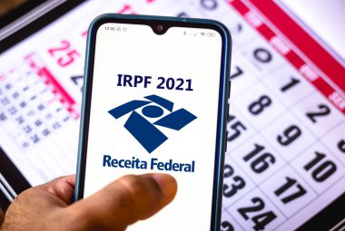 19 Aralık 2020, Brezilya. Bu resimde, akıllı telefondan görüntülenen Receita Federal (IRPF 2021) logosu