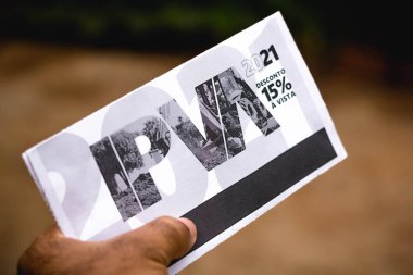 5 Ocak 2021, Brezilya. Bu resimde IPVA kitapçığı (Imposto ayık a Propriedade de Veiculos Automotores)