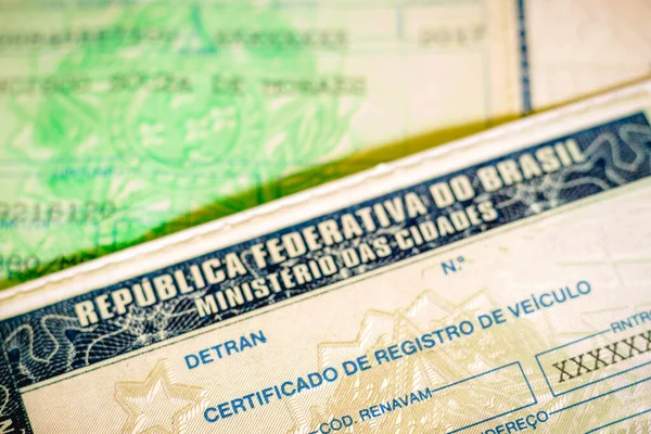 Janeiro 2021 Brasil Homem Possui Certificado Matrícula Veículo Crv Documento — Fotografia de Stock