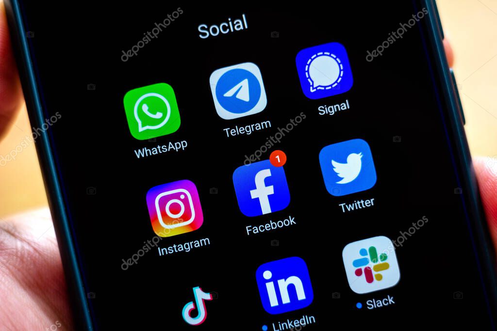 January 25, 2021, Brazil. In this photo illustration the Whatsapp, Telegram, Signal, Instagram, Facebook, Twitter, Tik Tok, LinkedIn and Slack app icons seen displayed on a smartphone screen one