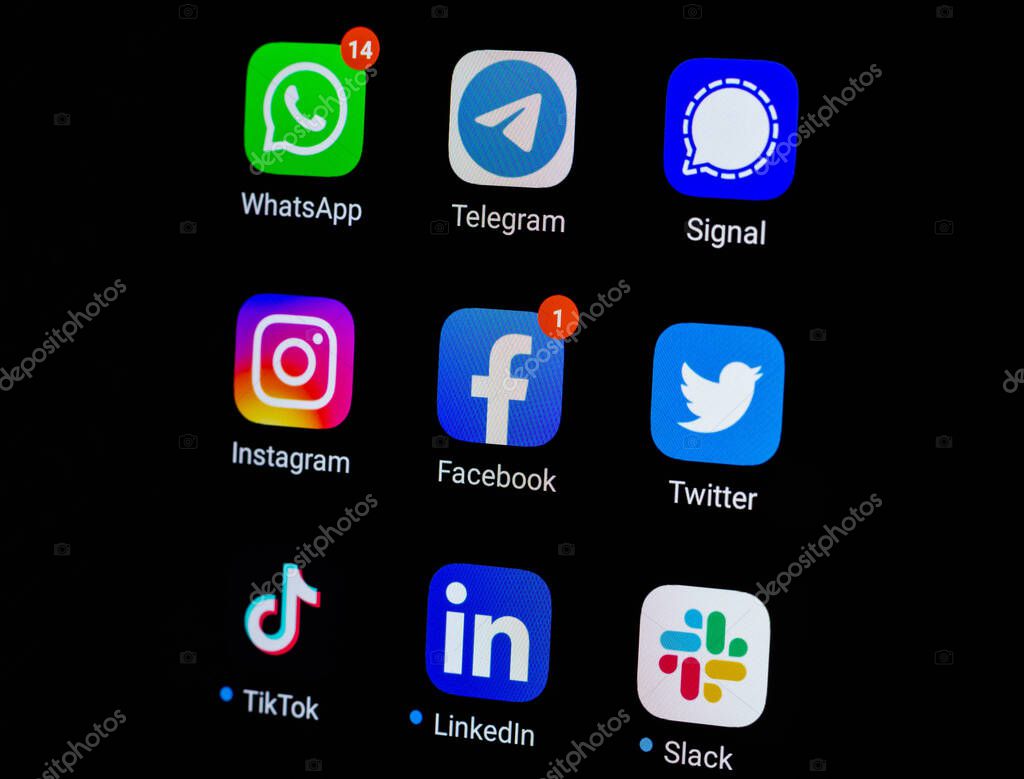 January 25, 2021, Brazil. In this photo illustration the Whatsapp, Telegram, Signal, Instagram, Facebook, Twitter, Tik Tok, LinkedIn and Slack app icons seen displayed on a smartphone screen one