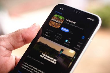 16 Mart 2021, Brezilya. Bu resimde, App Store 'daki Minecraft logosu akıllı telefon ekranında gösteriliyor.