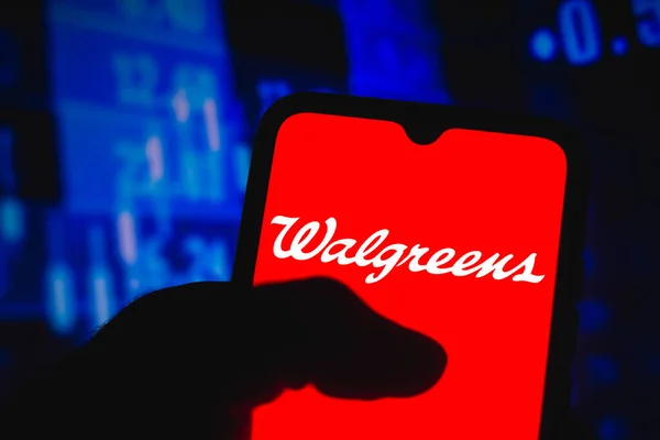 April 2021 Brazil Photo Illustration Walgreens Logo Seen Displayed Smartphone — Stock Photo, Image