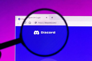21 Mayıs 2021, Brezilya. Bu resimde Discord web sitesinin ana sayfası bilgisayar ekranında görüntülenir