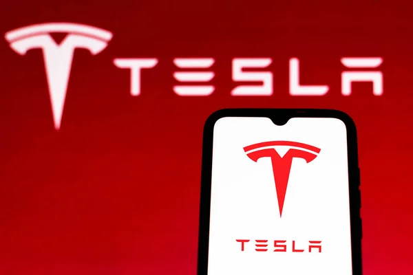 Července 2021 Brazílie Této Fotografii Logo Tesla Vidět Smartphonu Obrazovce — Stock fotografie