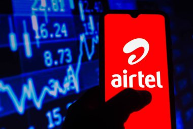 6 Ağustos 2021, Brezilya. Bu resimde Bharti Airtel Limited logosu akıllı telefondan gösteriliyor.