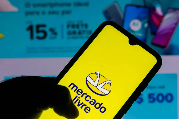 Ağustos 2021 Brezilya Resimde Mercado Livre Logosu Akıllı Telefondan Gösteriliyor — Stok fotoğraf