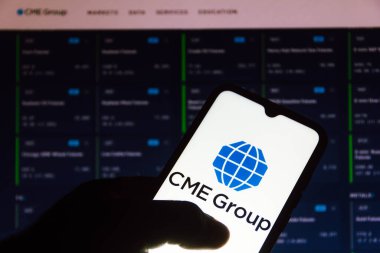 22 Eylül 2021, Brezilya. Bu resimde Chicago Ticaret Takas (CME Group) logosu akıllı telefondan gösteriliyor