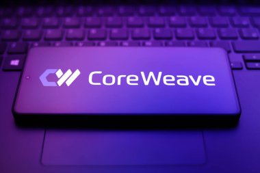 CoreWeave logosu 9 Mart 2026 'da Ontario, Kanada' daki bu fotoğraf illüstrasyonunda akıllı telefon ekranında görünüyor..