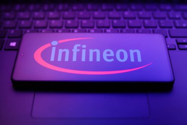 Infineon Teknolojileri logosu 9 Mart 2026 'da Kanada' nın Ontario kentindeki bu fotoğraf illüstrasyonunda akıllı telefon ekranında görünür..