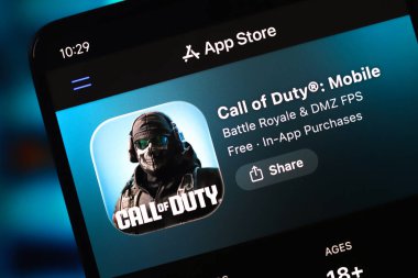 Call of Duty logosu 6 Mart 2026 'da Kanada' nın Ontario kentindeki Apple uygulama mağazasında akıllı telefon ekranında görüntülendi..