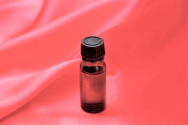 Pembe bir bez üzerinde gerekli yağ