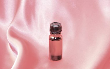 Pembe bir bez üzerinde gerekli yağ