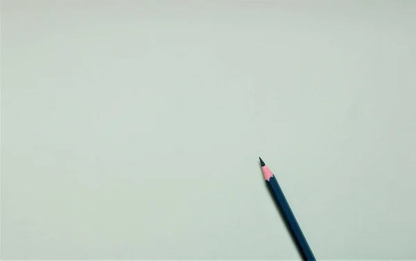 Ένα Μολύβι Στην Επιφάνεια Εργασίας — Φωτογραφία Αρχείου