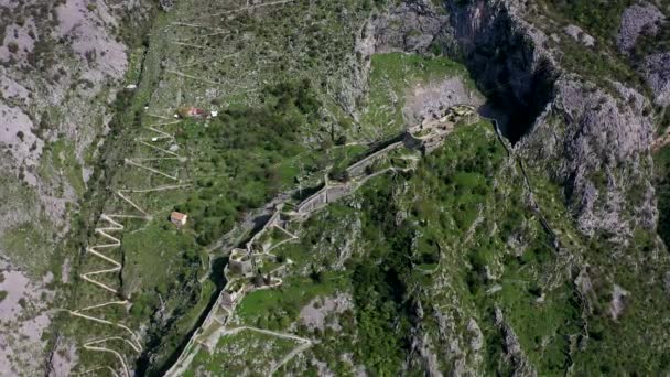 Flygfoto Över Kotor Fästning Montenegro — Stockvideo