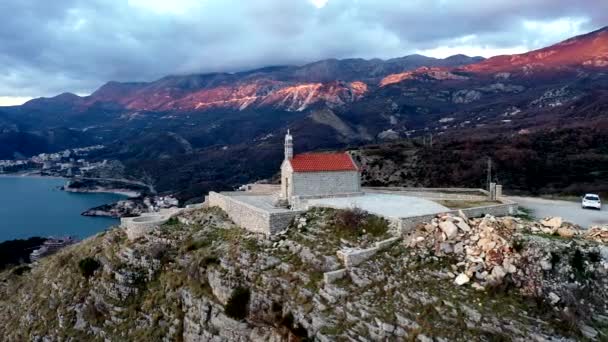 Gereja Gunung Sava Tebing Dengan Dek Pengamatan Batu Montenegro — Stok Video
