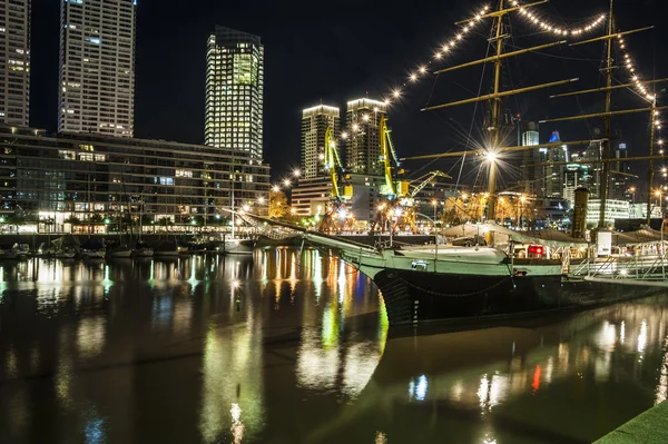 Puerto Madero di notte, Buenos Aires, Argentina — Foto Stock