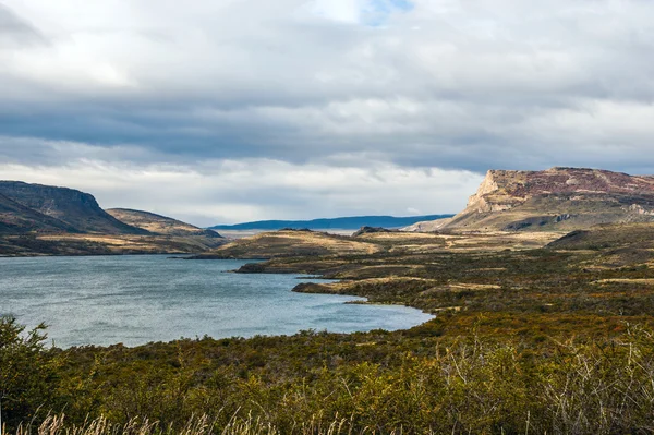 Patagonya sonbaharda. Torres del Paine Milli Parkı — Stok fotoğraf