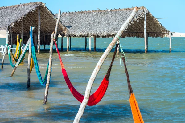 Hangmatten op het strand Tatajuba in Jericoacoara, Brazilië — Stockfoto