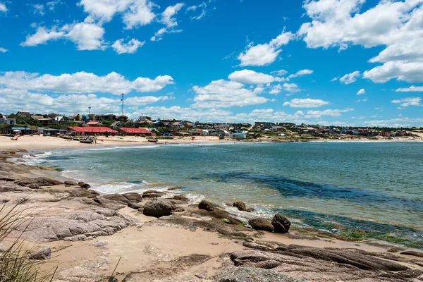 Praia de Punta del Diablo, lugar turístico popular no Uruguai — Fotografia de Stock