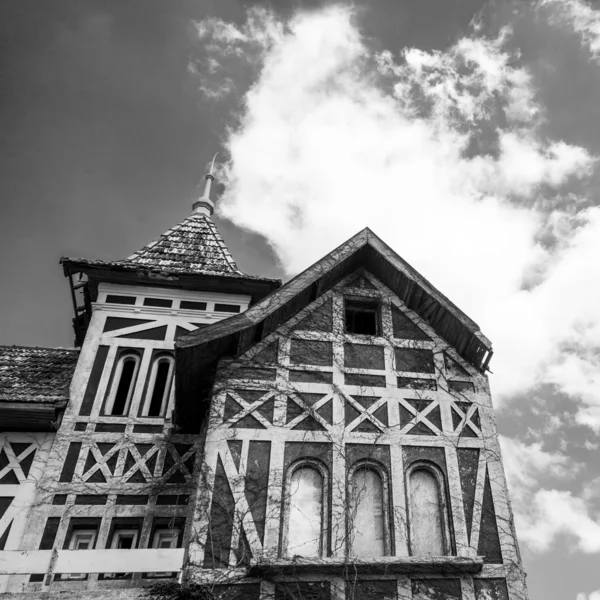 Casa abandonada — Foto de Stock