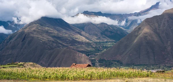 神圣的山谷在秘鲁的乌鲁班巴 — 图库照片