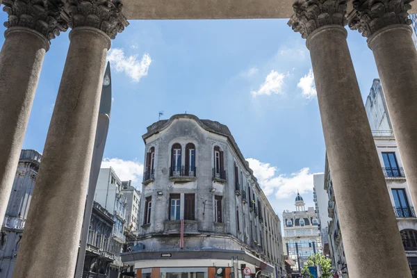 Kolonnade von theater solis, montevideo, uruguay — Stockfoto